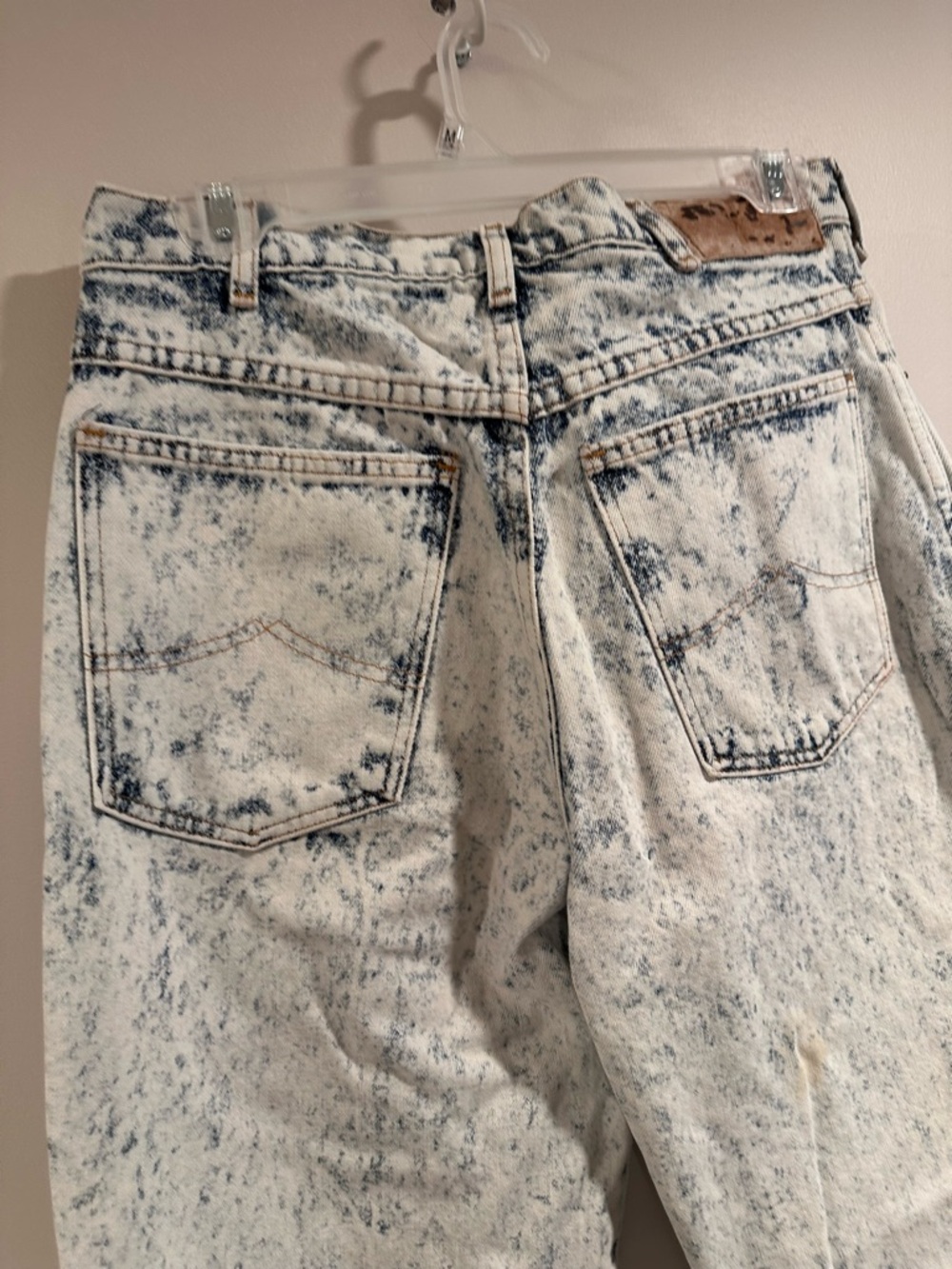 Bugle Boy Men’s Acid Wash Jeans  
32x34 - Picture 7 of 14
